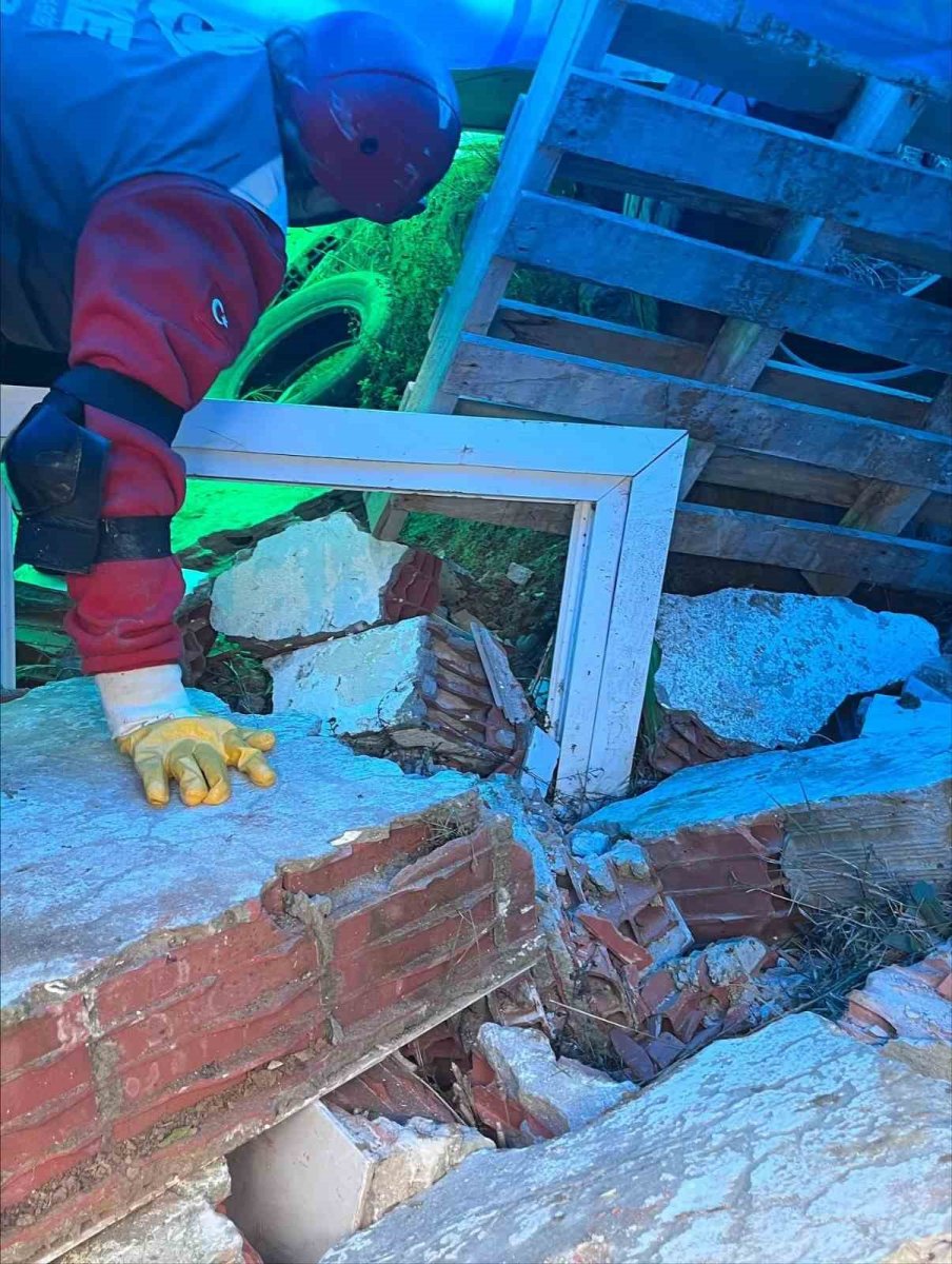 sinopta-deprem-senaryosu-umke-ekipleri-zamanla-yaristi