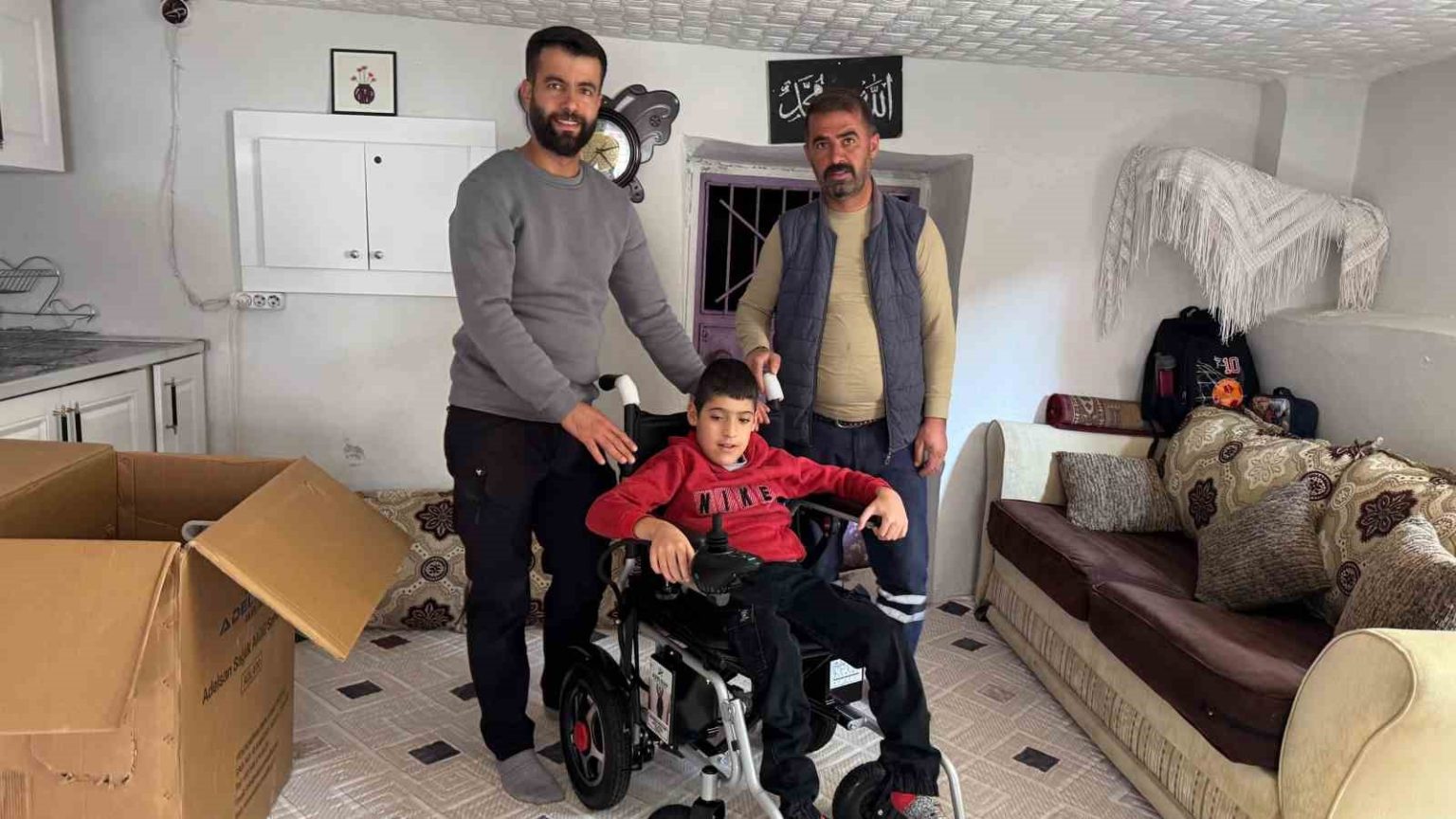 sirnakta-engelli-cocugun-hayalini-polis-gerceklestirdi