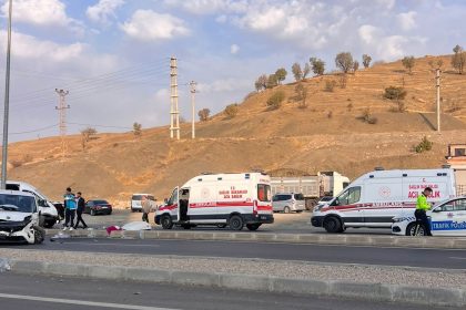 sirnakta-minibusu-ile-hafif-ticari-arac-carpisti-19-yarali