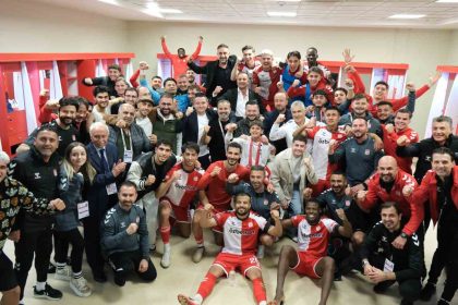 sivasspordan-galibiyet-pozu