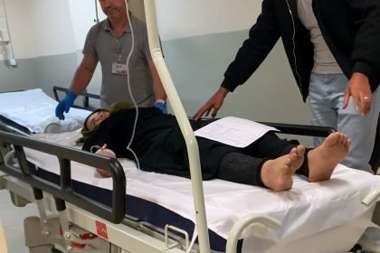 telefonunu-sarj-takarken-akima-kapildi