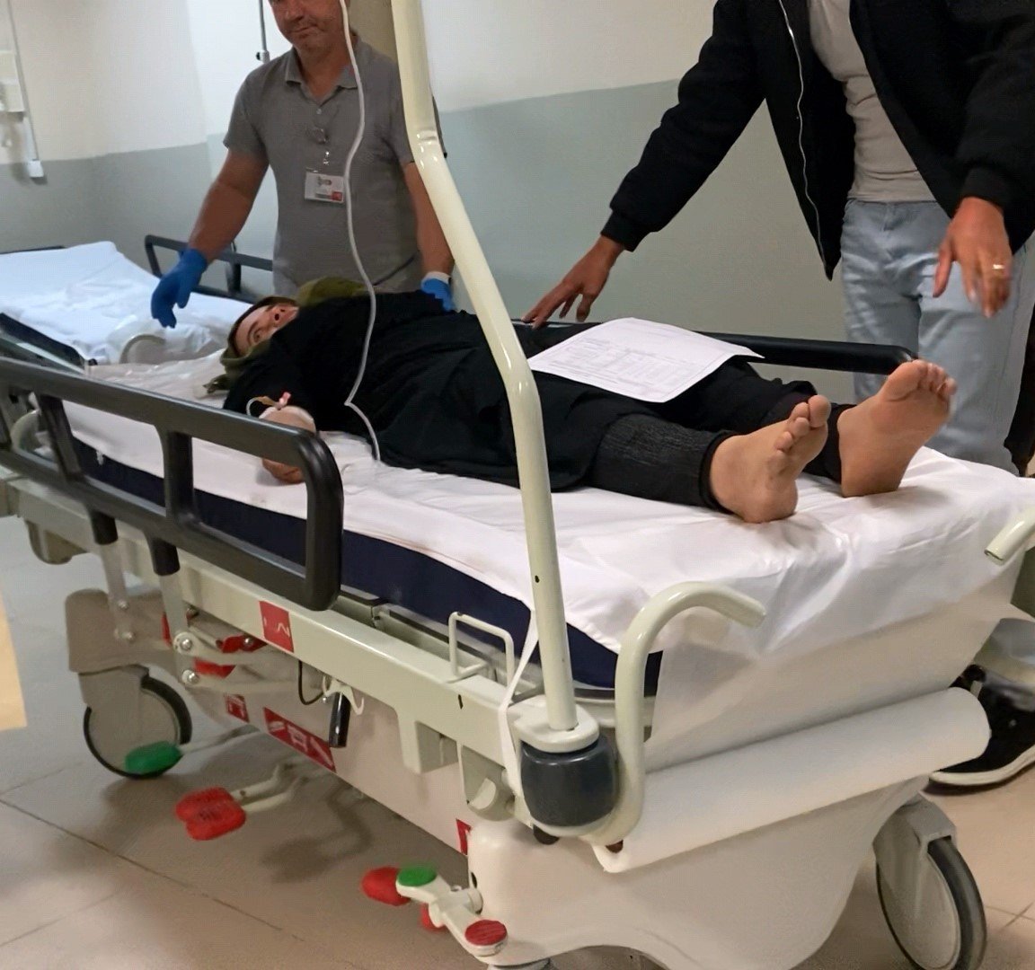 telefonunu-sarj-takarken-akima-kapildi