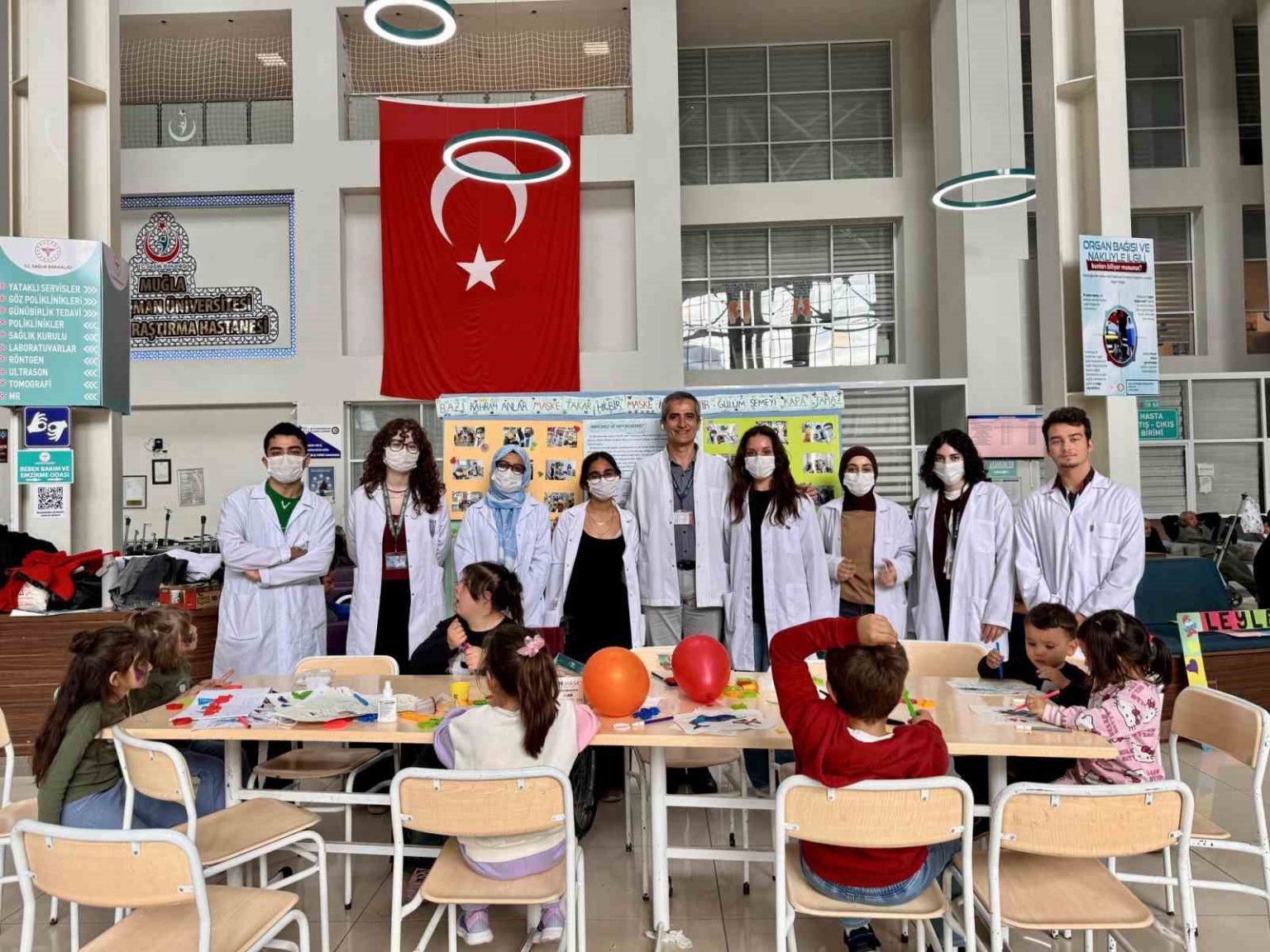 tip-fakultesi-ogrencileri-losemili-cocuklara-dikkat-cekti