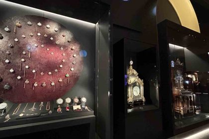 topkapi-sarayinin-dunyaca-unlu-saat-koleksiyonunun-kapilari-vatandaslarin-ziyaretine-acildi