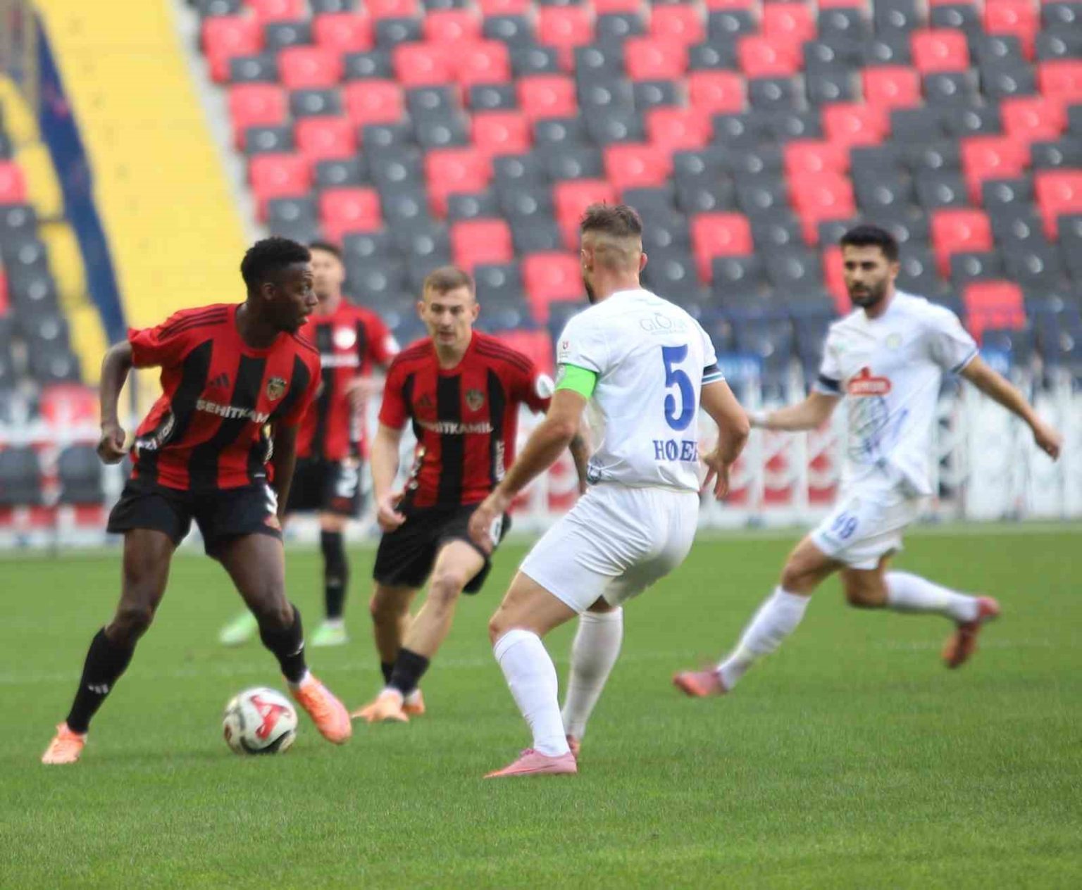 trendyol-super-lig-gaziantep-fk-1-caykur-rizespor-1-ilk-yari