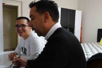 tuncelide-10-yildir-evde-egitimle-hayata-baglanan-beranin-azmi-ilham-veriyor