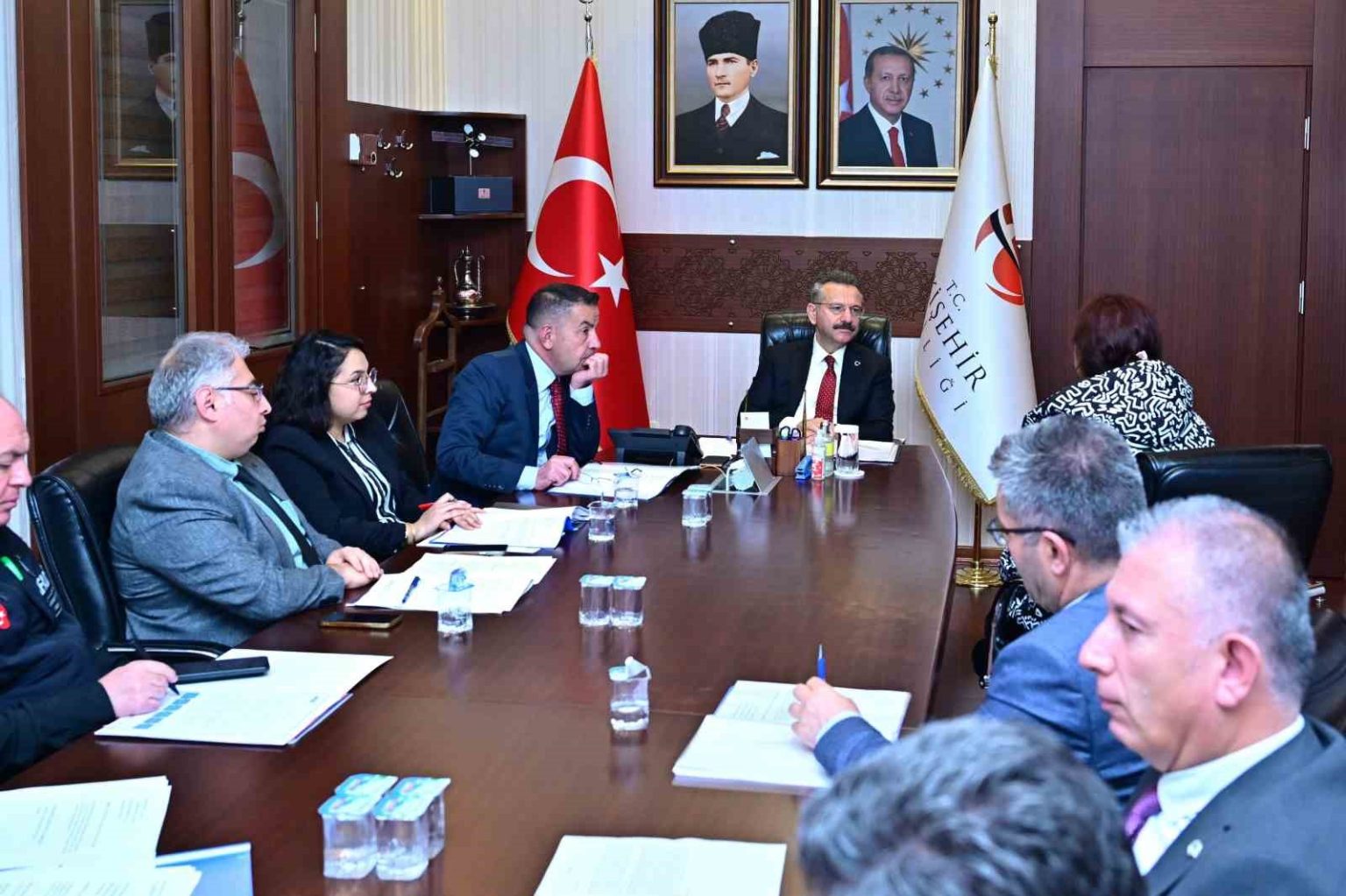 vali-aksoy-vatandaslarin-talebini-dinledi