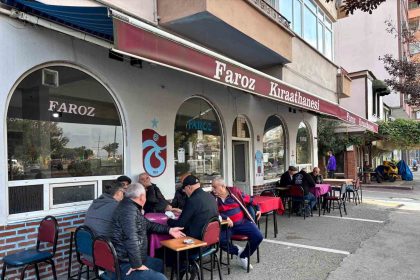 yali-yaziyor-faroz-yasiyor