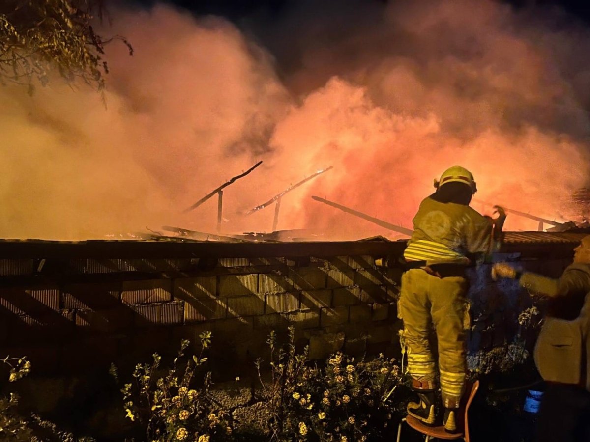 yangin-bir-evi-kule-cevirdi