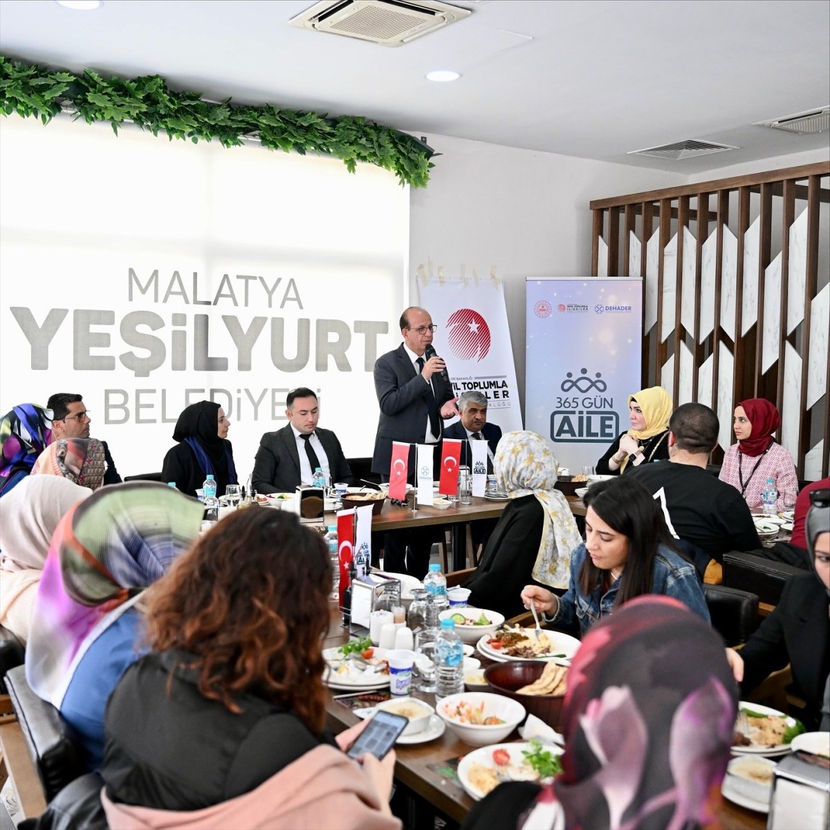 yesilyurt-belediyesinin-ev-sahipligi-yaptigi-aile-mentorlugu-egitim-programi-tamamlandi