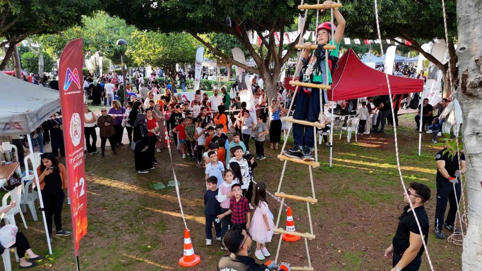 4-uluslararasi-tarsus-festivali-tum-coskusuyla-suruyor