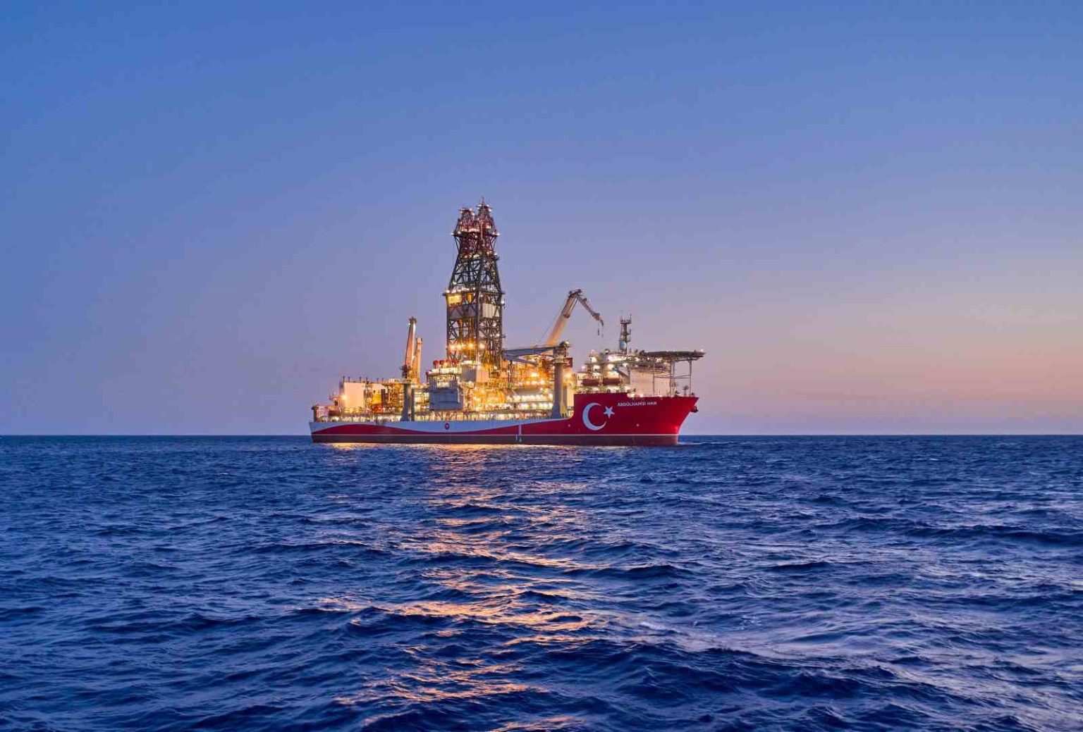 abdulhamid-han-sondaj-gemisi-karadeniz-gorevinde-1-yili-tamamladi