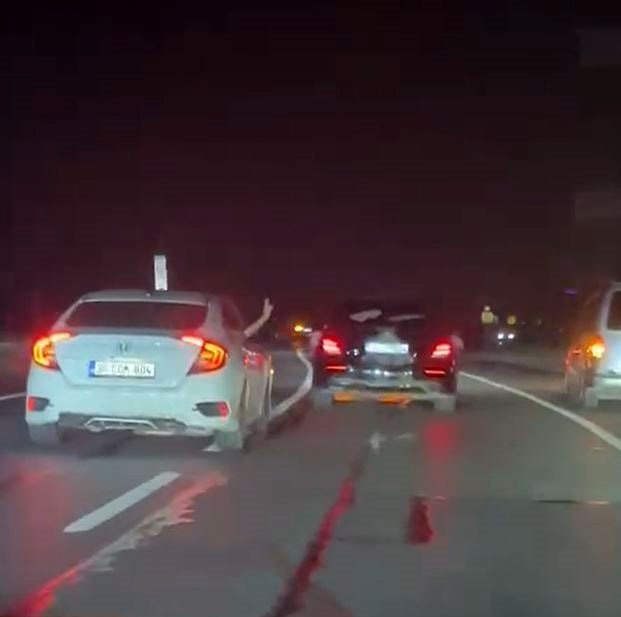 bagcilar-sultangazi-yolunda-tehlikeli-dugun-konvoyu