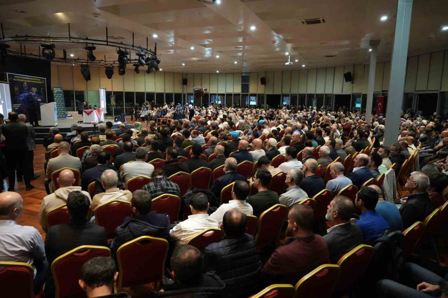 bagimlilik-tehlikesi-ve-mutlu-ailenin-sirlari-bursalilara-anlatildi