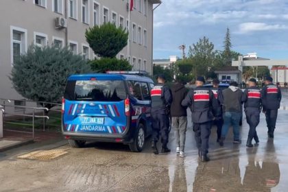 bakan-yerlikaya-10-il-merkezli-duzenlenen-operasyonlarimizda-58-milyar-liralik-islem-hacmi-bulunan-79-supheliyi-yakaladik