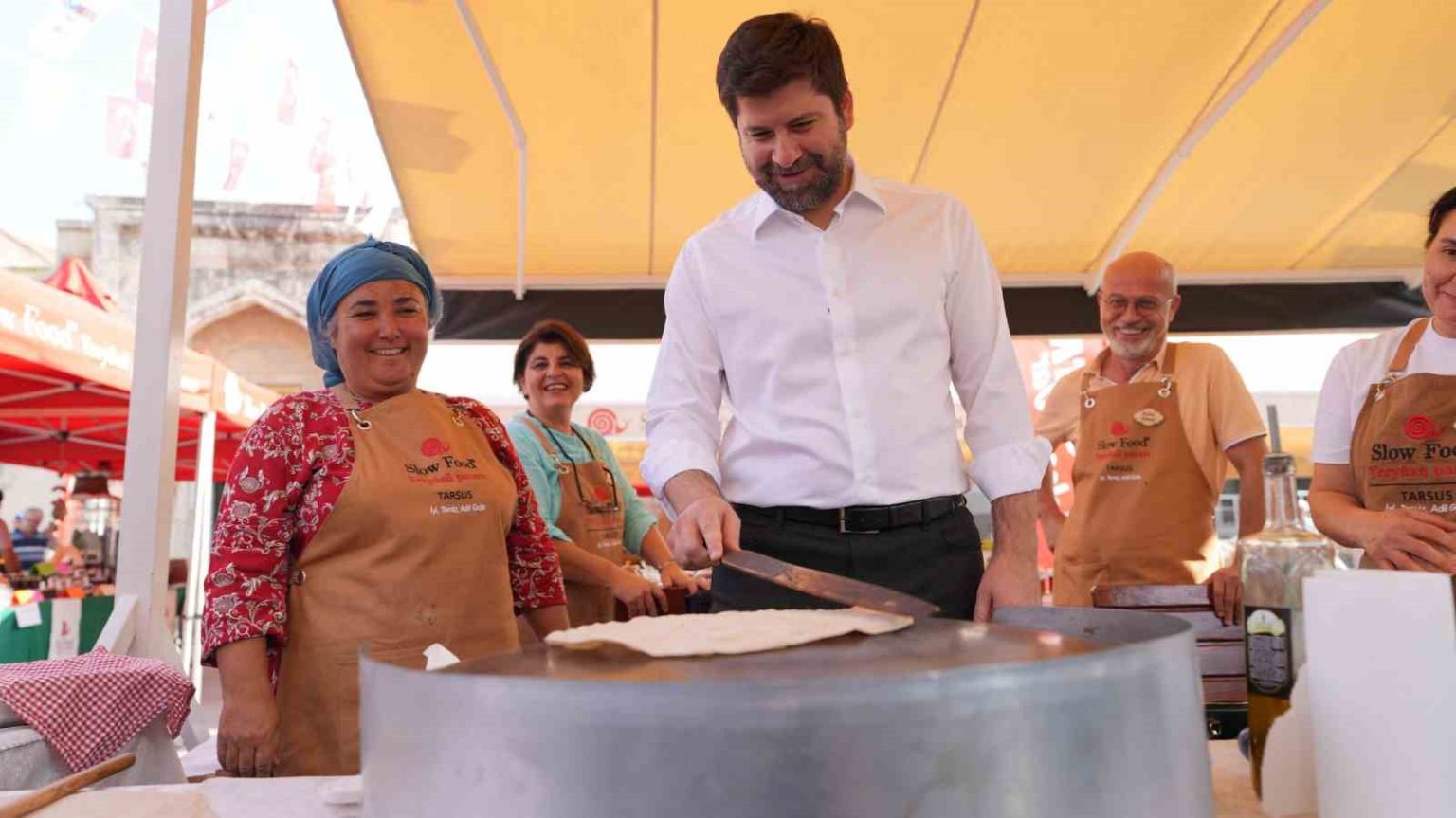 baskan-boltac-tarsus-festivalinde-ureticilerle-bulustu