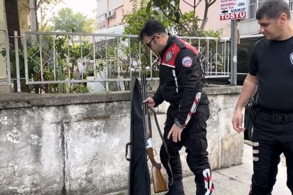 bursada-huzur-uygulamasinda-bir-supheliden-av-tufegi-cikti