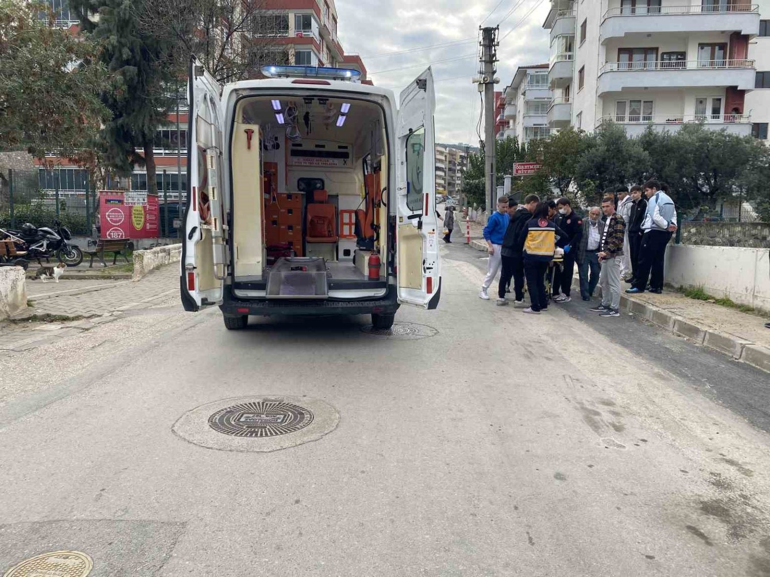 dengesini-kaybedip-yola-dusen-adama-kamyon-carpti