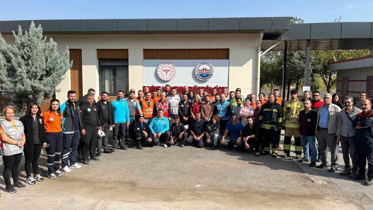 diyarbakirda-ekiplerin-deprem-tatbikati-gercegi-aratmadi