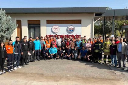 diyarbakirda-ekiplerin-deprem-tatbikati-gercegi-aratmadi