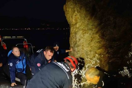 falezlerden-dusen-sahis-afad-ve-itfaiye-tarafindan-kurtarildi