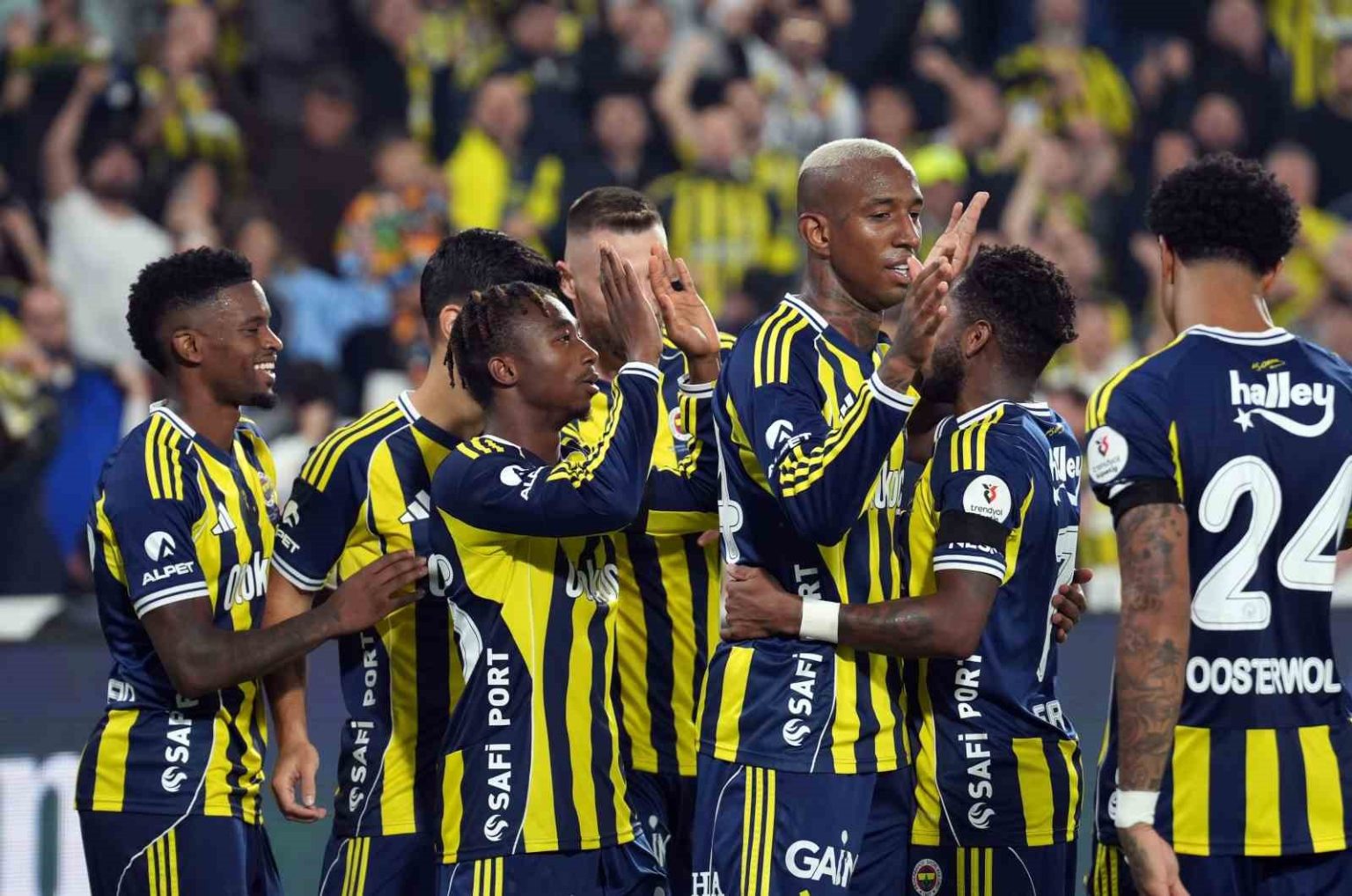 fenerbahce-liderle-arasinda-puan-farkini-1e-indirdi