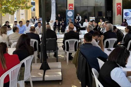 gibtu-sanayi-ve-ogrencilerin-bulusmasi-toplantisi