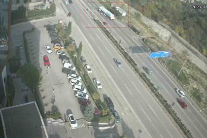 iki-motosikletlinin-yaralandigi-kazada-yeni-guvenlik-kamerasi-ortaya-cikti