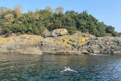 kasimda-deniz-keyfi-giresun-valisi-serdengecti-adada-yuzdu