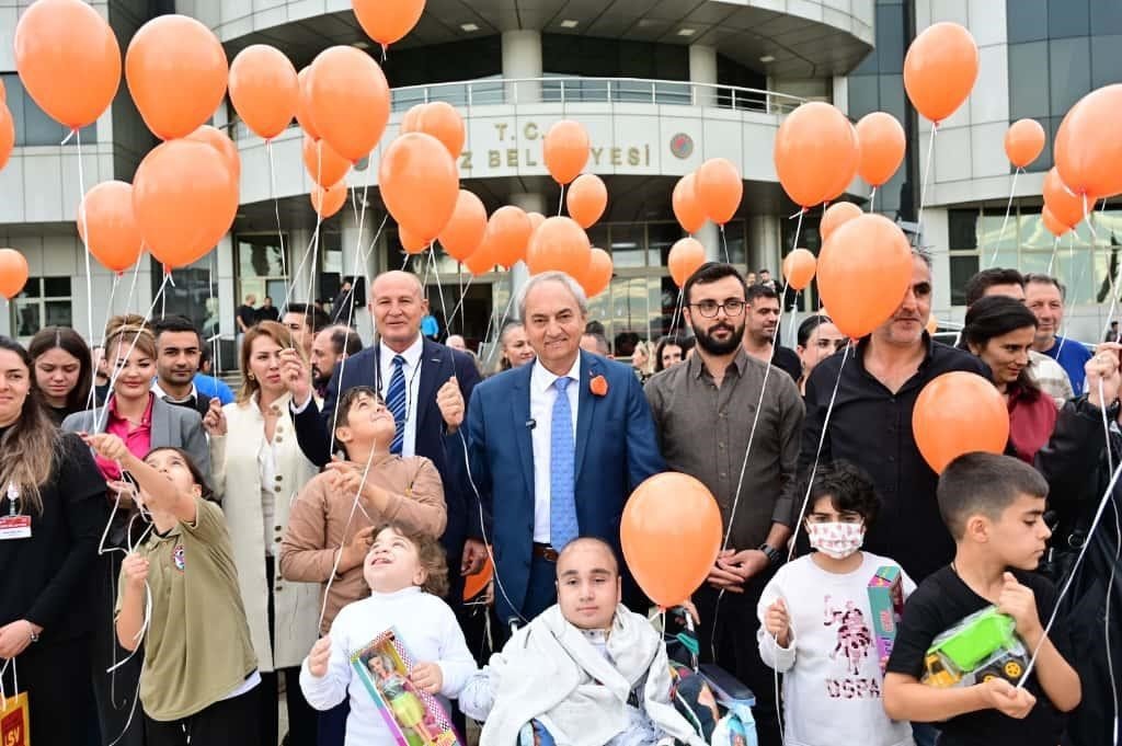 kepezde-losemiye-karsi-turuncu-umutlar-gokyuzune-yukseldi