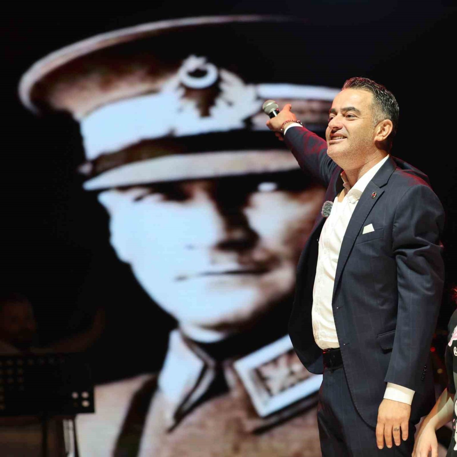 kocarli-belediye-baskani-aricinin-10-kasim-mesaji