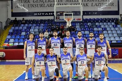 kutahya-belediyespor-namaglup-unvanini-korudu