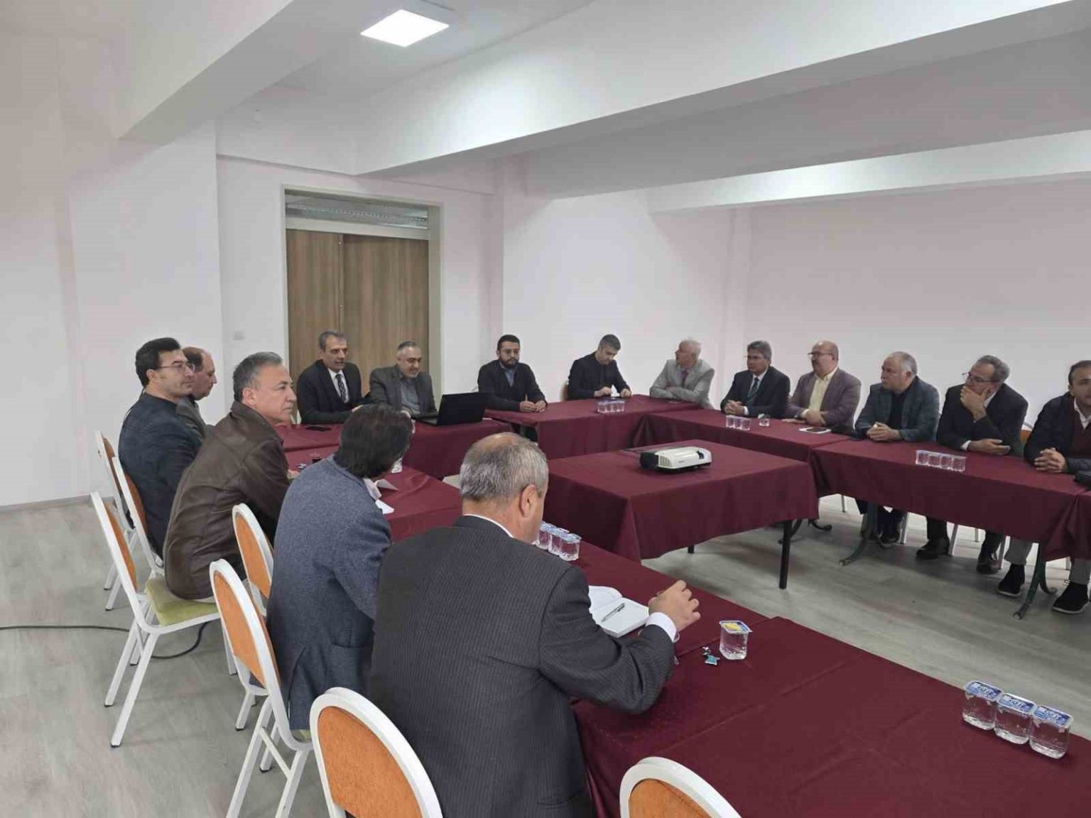 kutahyada-ozel-proje-uygulayan-okullar-degerlendirme-toplantisinda-bir-araya-geldi