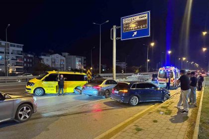 manavgatta-otomobil-ile-ticari-taksi-carpisti-2-yarali