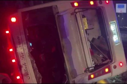 otomobil-ile-carpisan-isci-servisi-devrildi-8-yarali