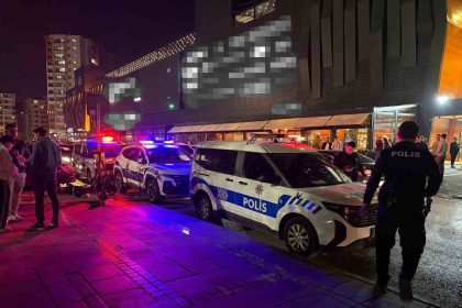 parkta-bicakli-kavga-1-yarali