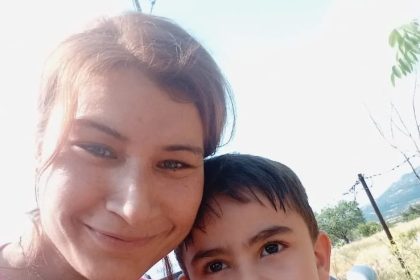 sut-toplama-merkezine-giden-kadin-kullandigi-traktorun-altinda-kaldi