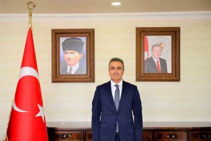 vali-cicekten-10-kasim-ataturku-anma-gunu-mesaji