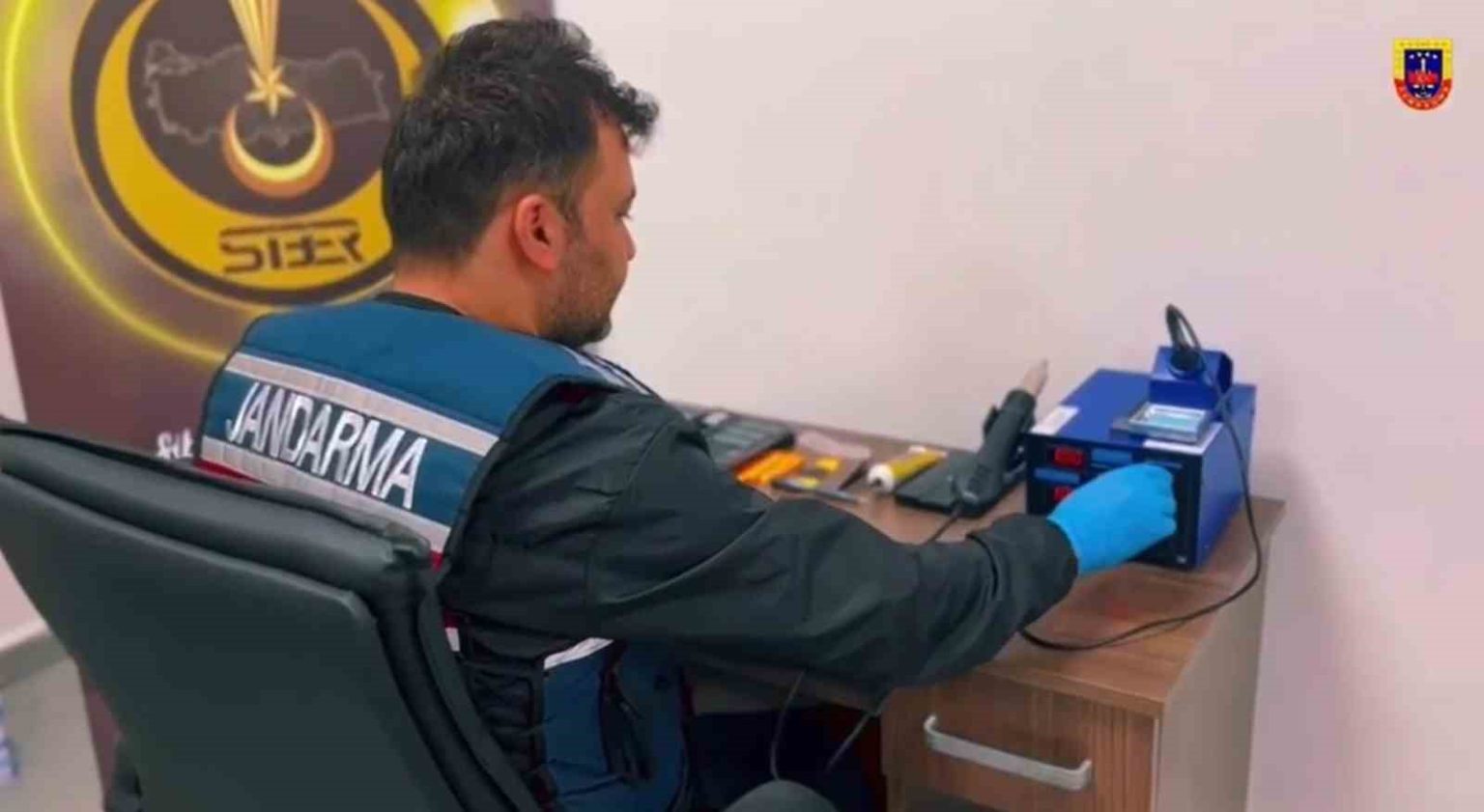 yalova-merkezli-8-ilde-siber-dolandiricilik-operasyonu-8-tutuklama