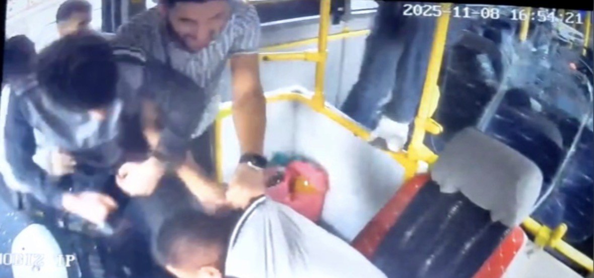 yolcu-ile-tartisan-halk-otobusu-soforune-meydan-dayagi