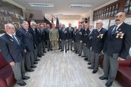3-ordu-komutani-korgeneral-altugdan-muharip-gaziler-dernegine-ziyaret