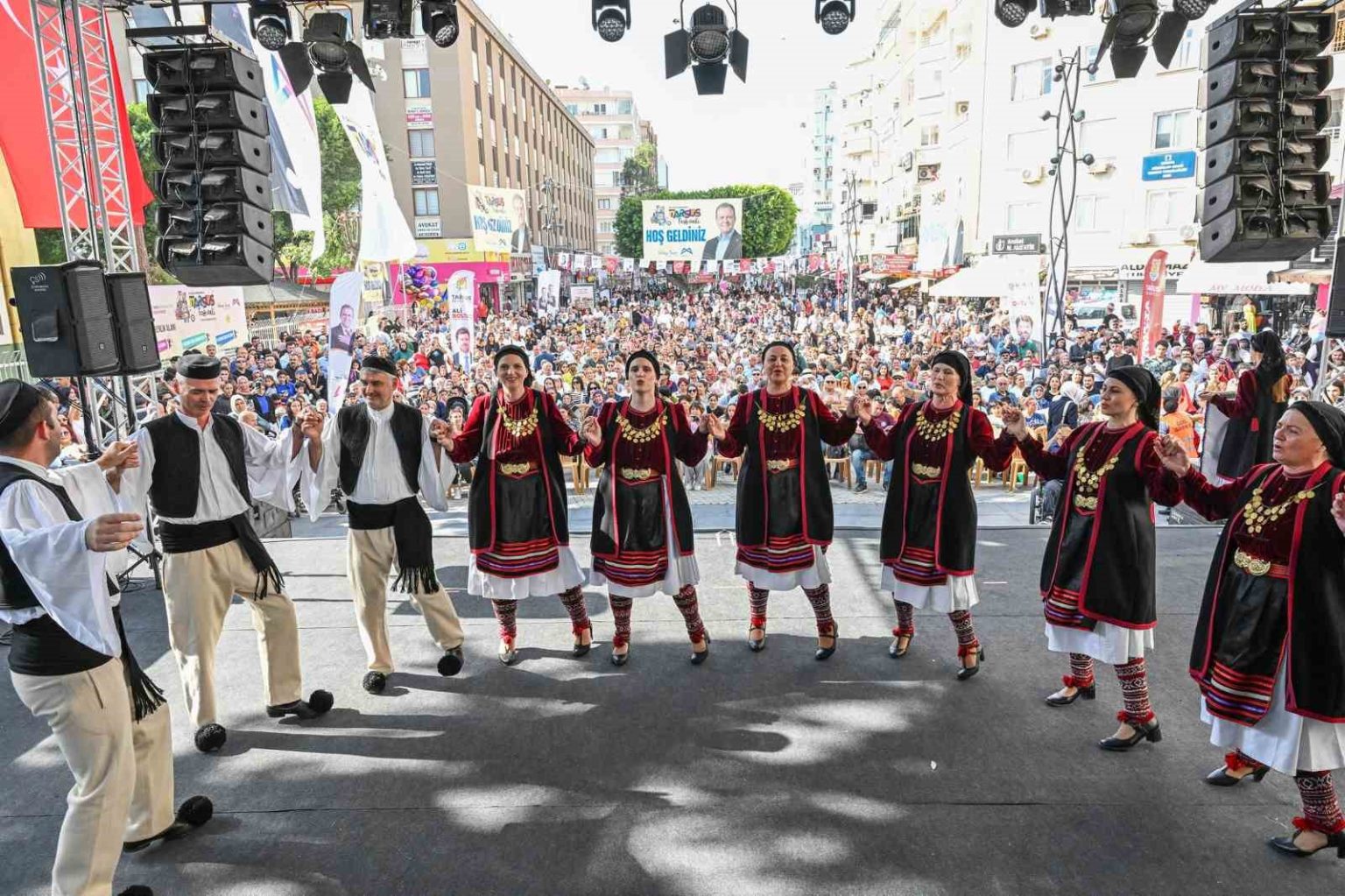4-uluslararasi-tarsus-festivali-renkli-goruntulerle-tamamlandi