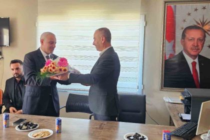 ak-parti-dikili-ilce-teskilatinda-devir-teslim