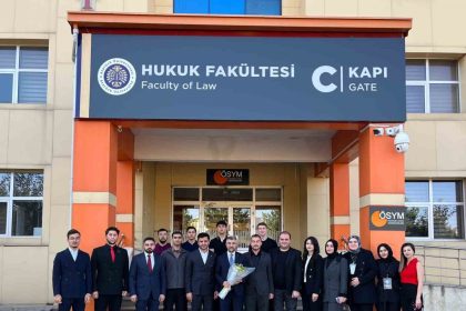 ak-parti-il-baskani-ibrahim-kucukoglu-ataturk-universitesi-hukuk-fakultesi-ogrencileriyle-bulustu