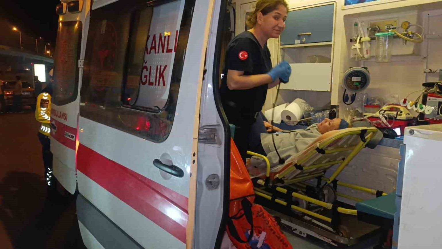 antalyada-iki-otomobil-carpisti-1-yarali