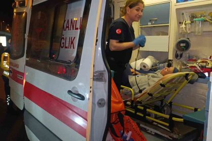 antalyada-iki-otomobil-carpisti-1-yarali