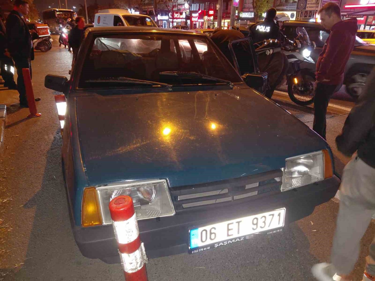 ariza-yapan-aracindan-inen-adama-otobus-carpti