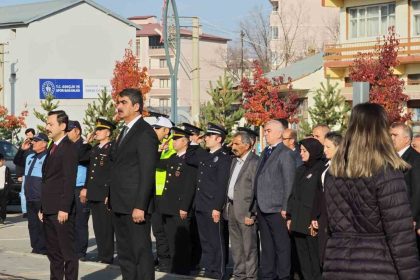 askalede-10-kasimda-ataturk-saygi-ve-ozlemle-anildi