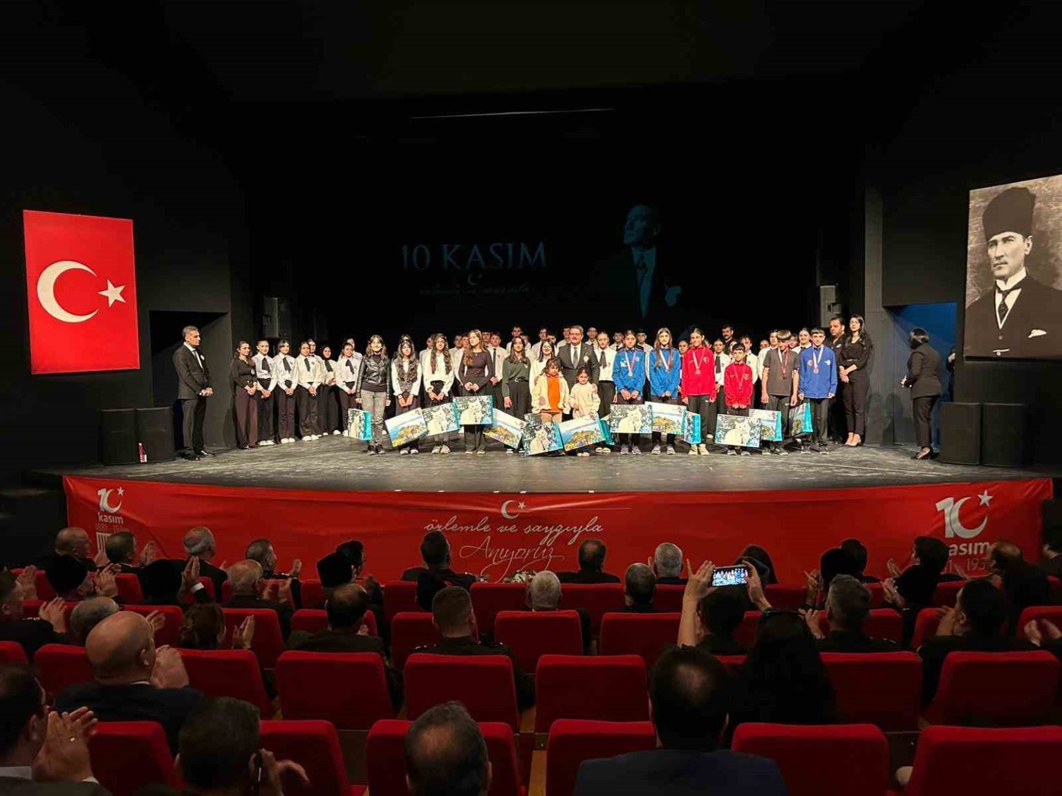 ataturk-bitlis-van-ve-hakkaride-anildi