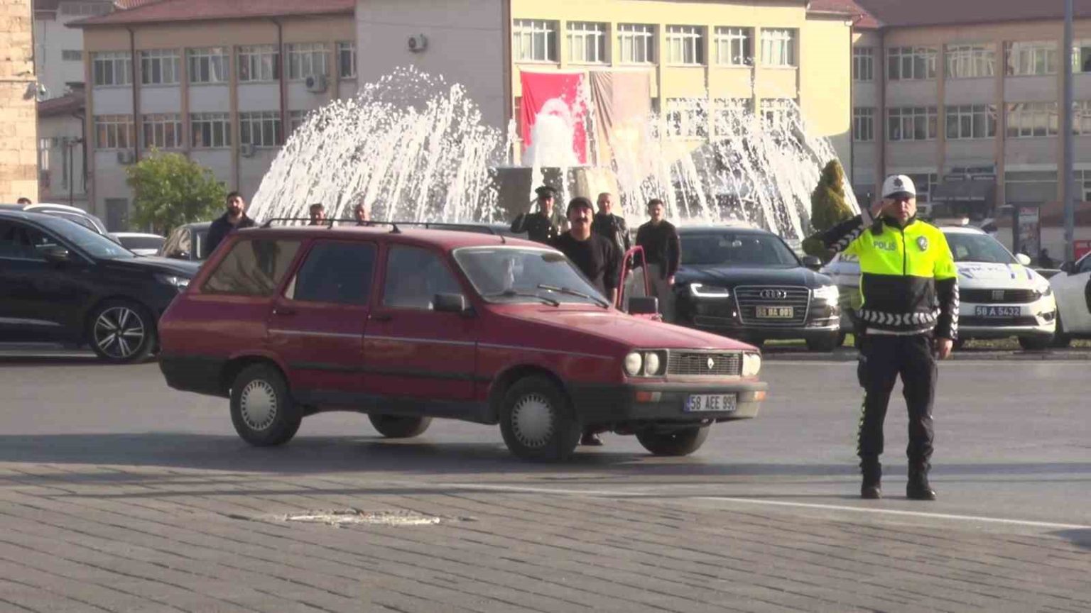 ataturk-cumhuriyetin-temellerinin-atildigi-sivasta-da-anildi